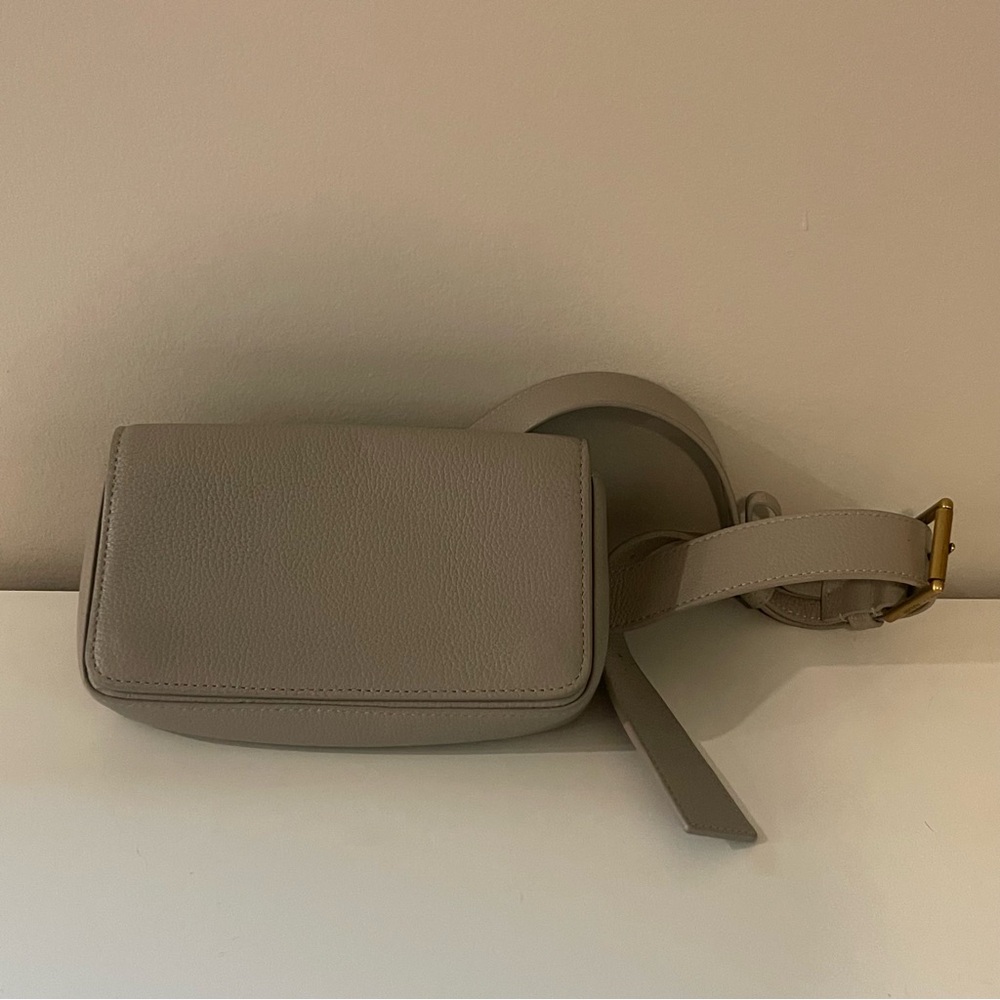 Auxiliary Leather Greyโ Belt Bag